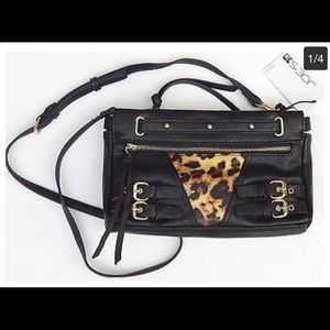 Black handbag with Leopard Print detail